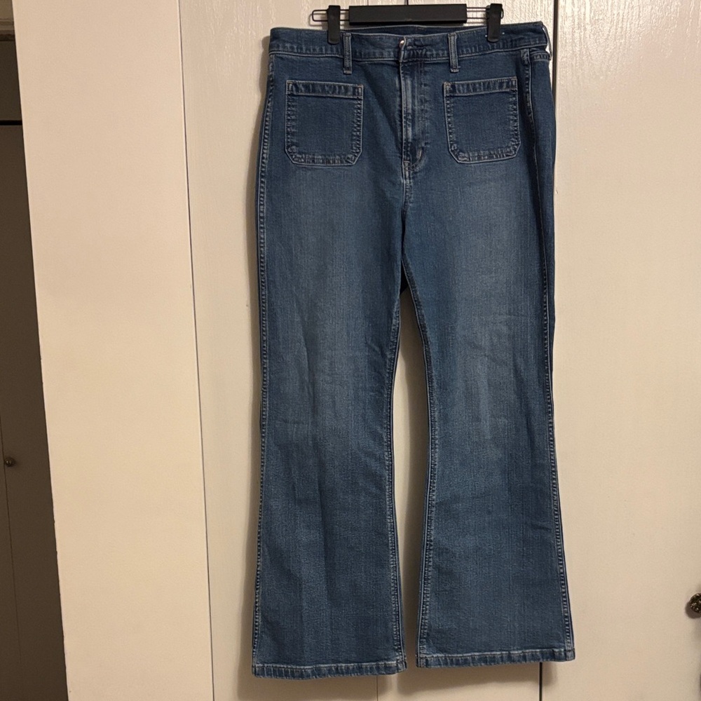 GAP Women's Flare Jeans in Classic Blue